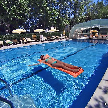 Hotel Excelsior تّشيرفييا المظهر الخارجي الصورة
