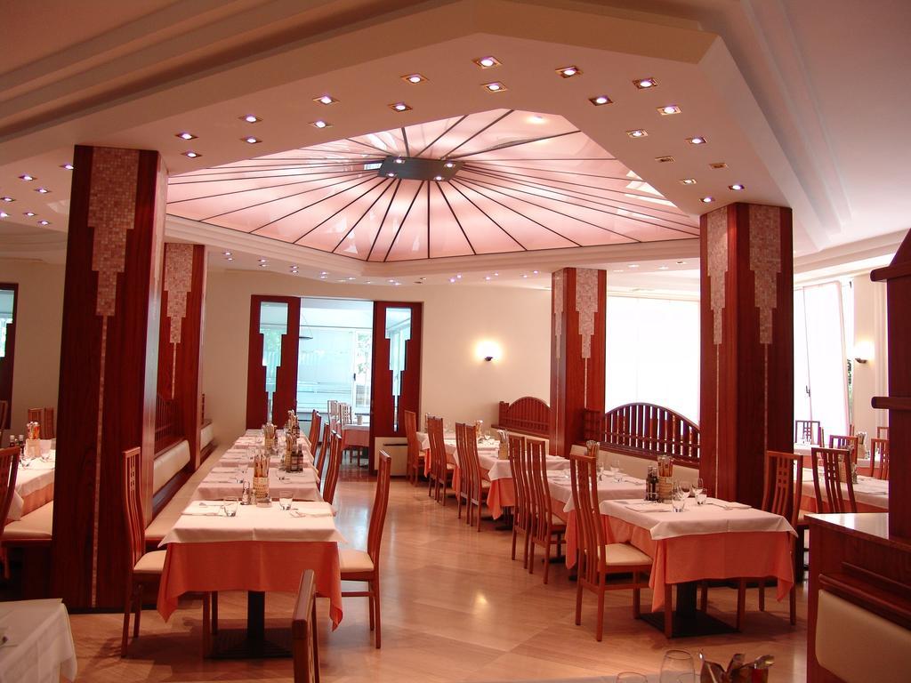 Hotel Excelsior تّشيرفييا المظهر الخارجي الصورة