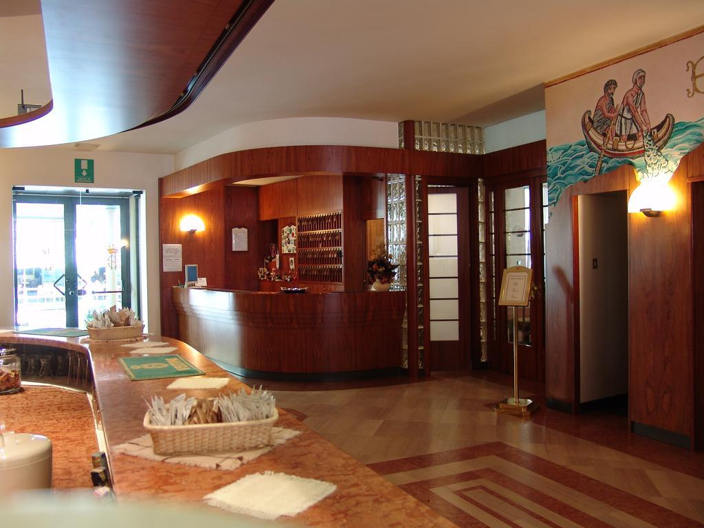 Hotel Excelsior تّشيرفييا المظهر الخارجي الصورة
