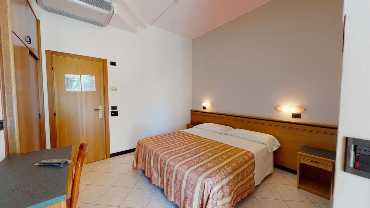 Hotel Excelsior تّشيرفييا المظهر الخارجي الصورة
