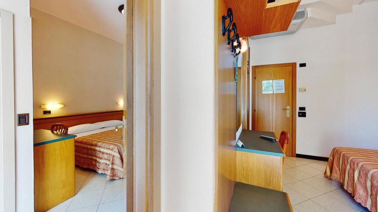 Hotel Excelsior تّشيرفييا المظهر الخارجي الصورة
