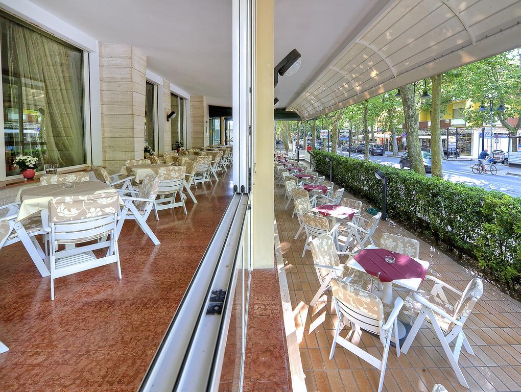 Hotel Excelsior تّشيرفييا المظهر الخارجي الصورة