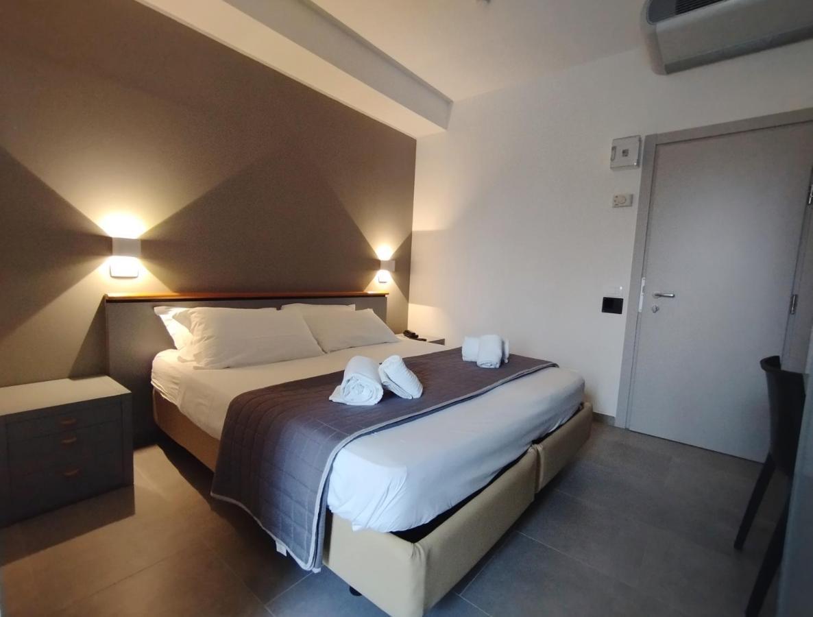 Hotel Excelsior تّشيرفييا المظهر الخارجي الصورة