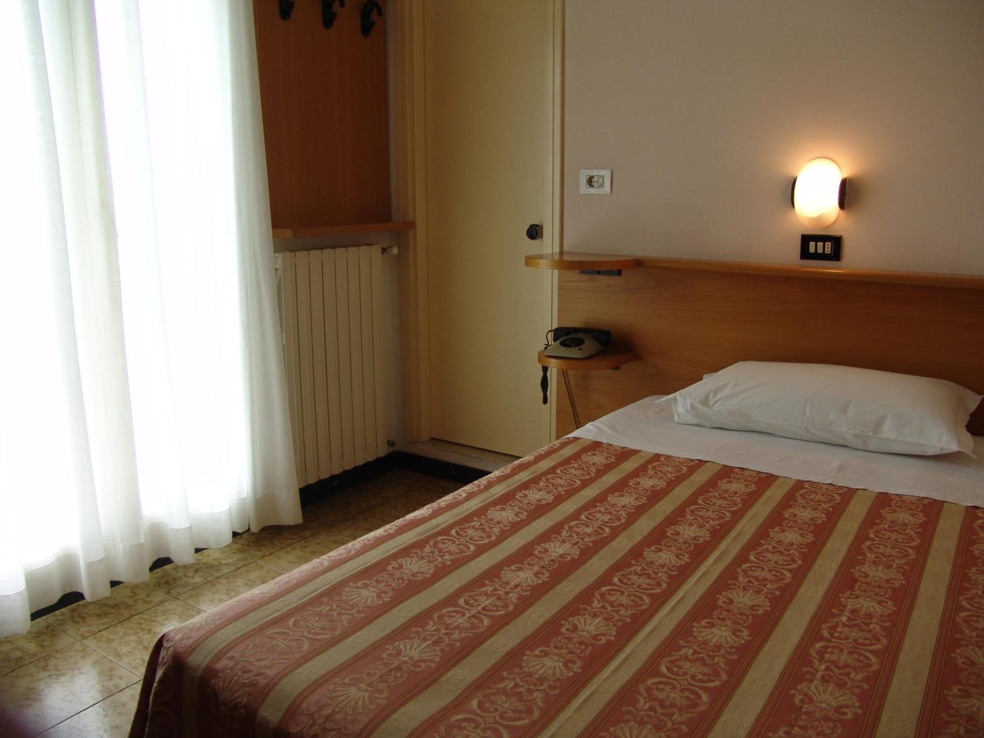 Hotel Excelsior تّشيرفييا الغرفة الصورة