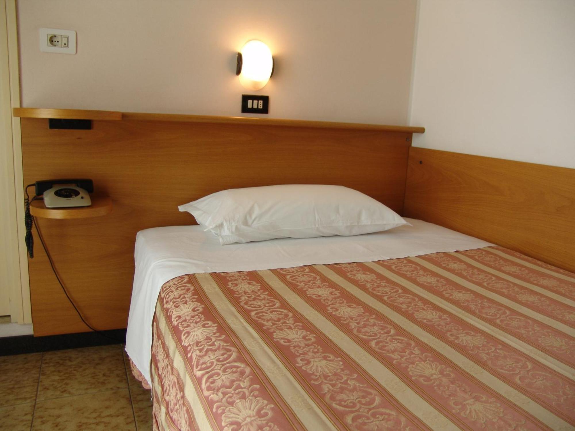Hotel Excelsior تّشيرفييا الغرفة الصورة