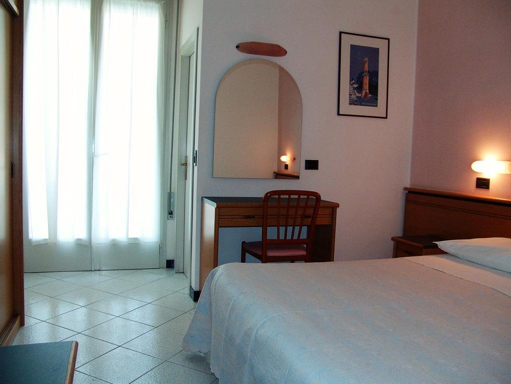 Hotel Excelsior تّشيرفييا المظهر الخارجي الصورة